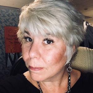 Meet your Posher, Deborahann